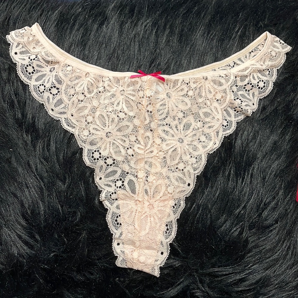 LACE THONG